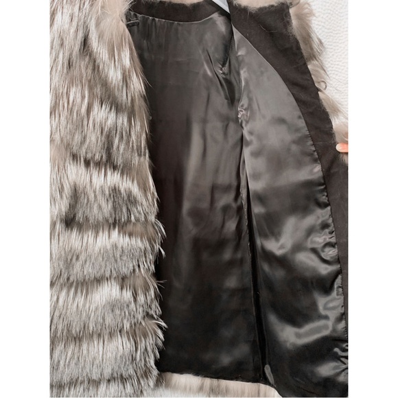 Russian Silver Fox Fur Coat - Picture 5 of 8